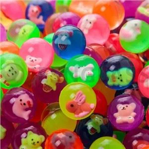 Pelota hinchable de 27 mm y 32 mm con figura de acción